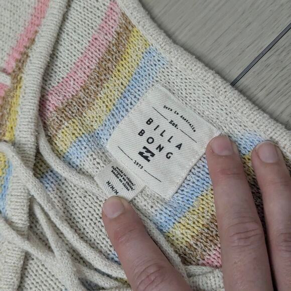 Billabong cream and pink striped crop top knit sweater sz Medium - Picture 4 of 5